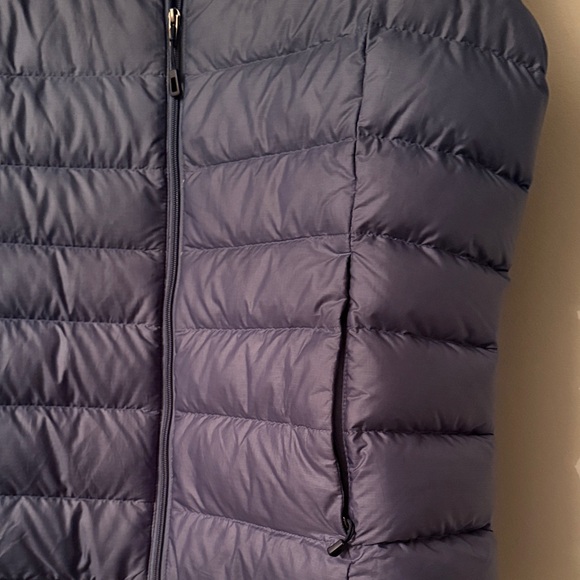 Patagonia Women's Navy Hooded Puffer Vest - Picture 5 of 7